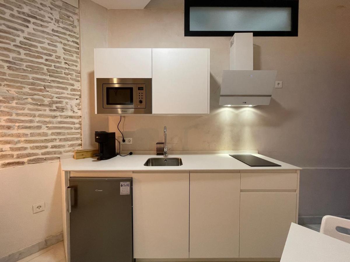 Adriano Apartments Siviglia Esterno foto