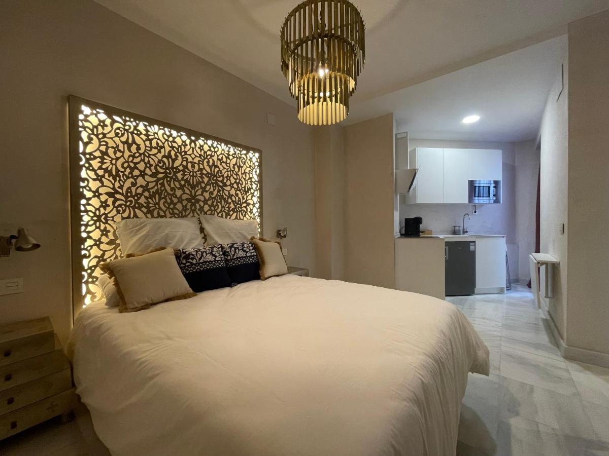 Adriano Apartments Siviglia Esterno foto