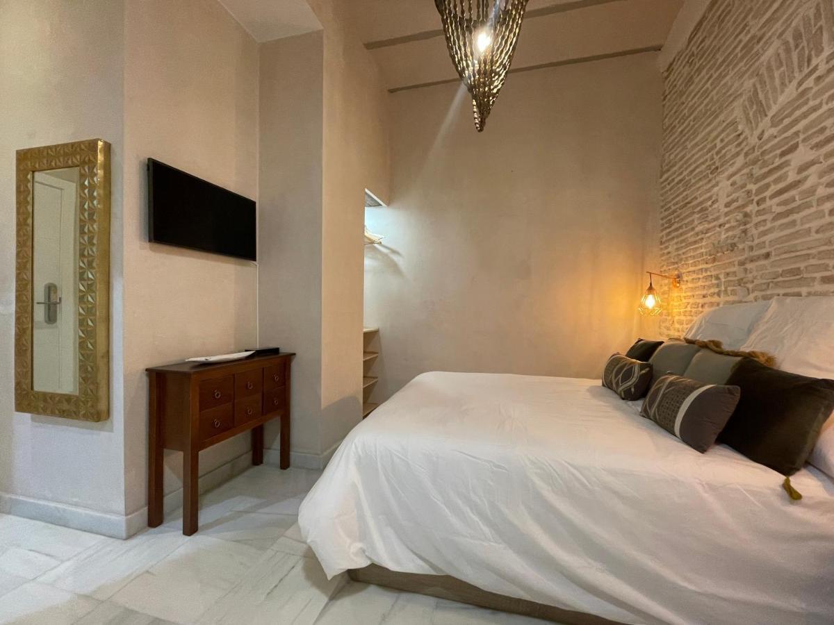 Adriano Apartments Siviglia Esterno foto
