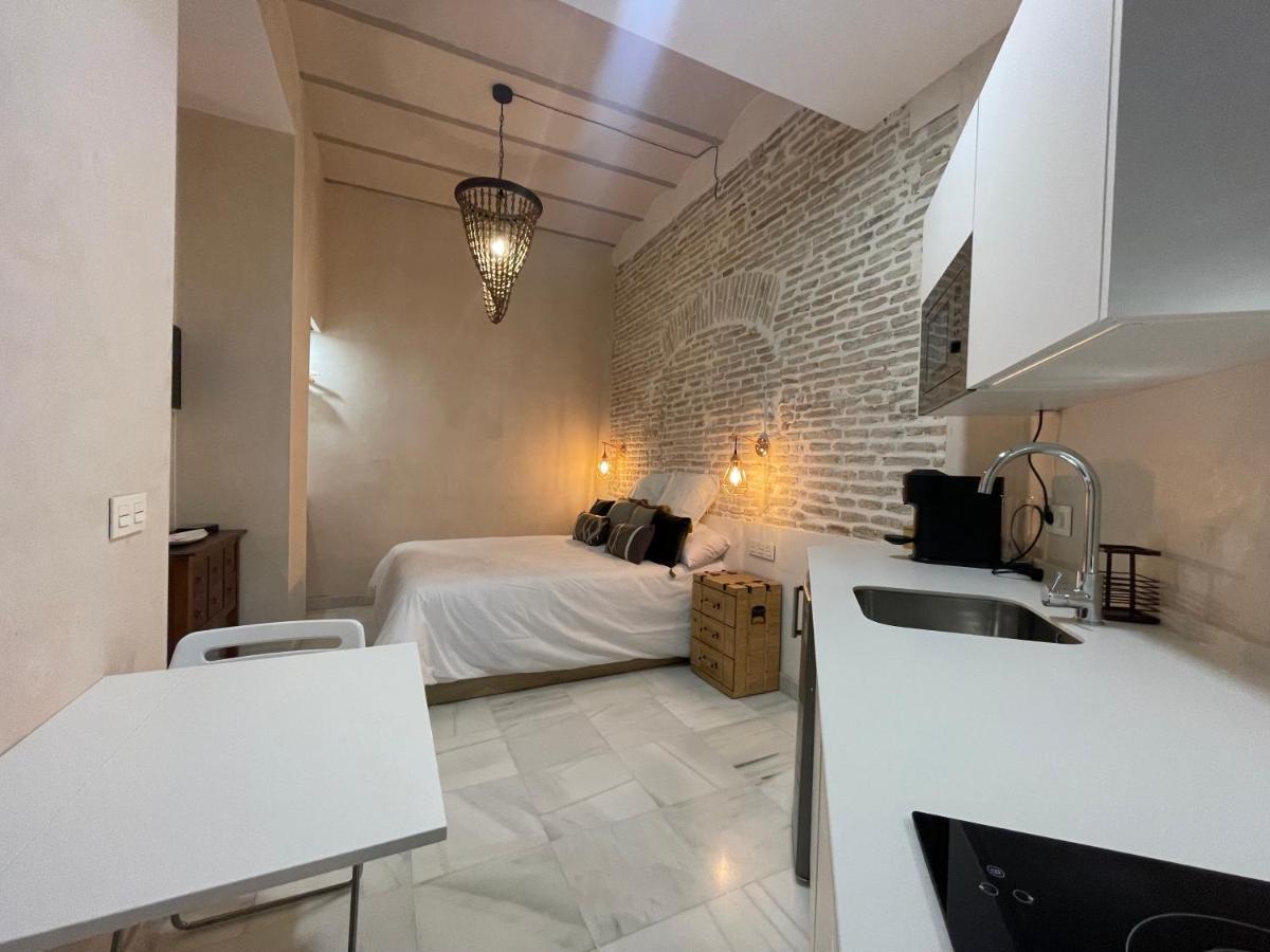 Adriano Apartments Siviglia Esterno foto