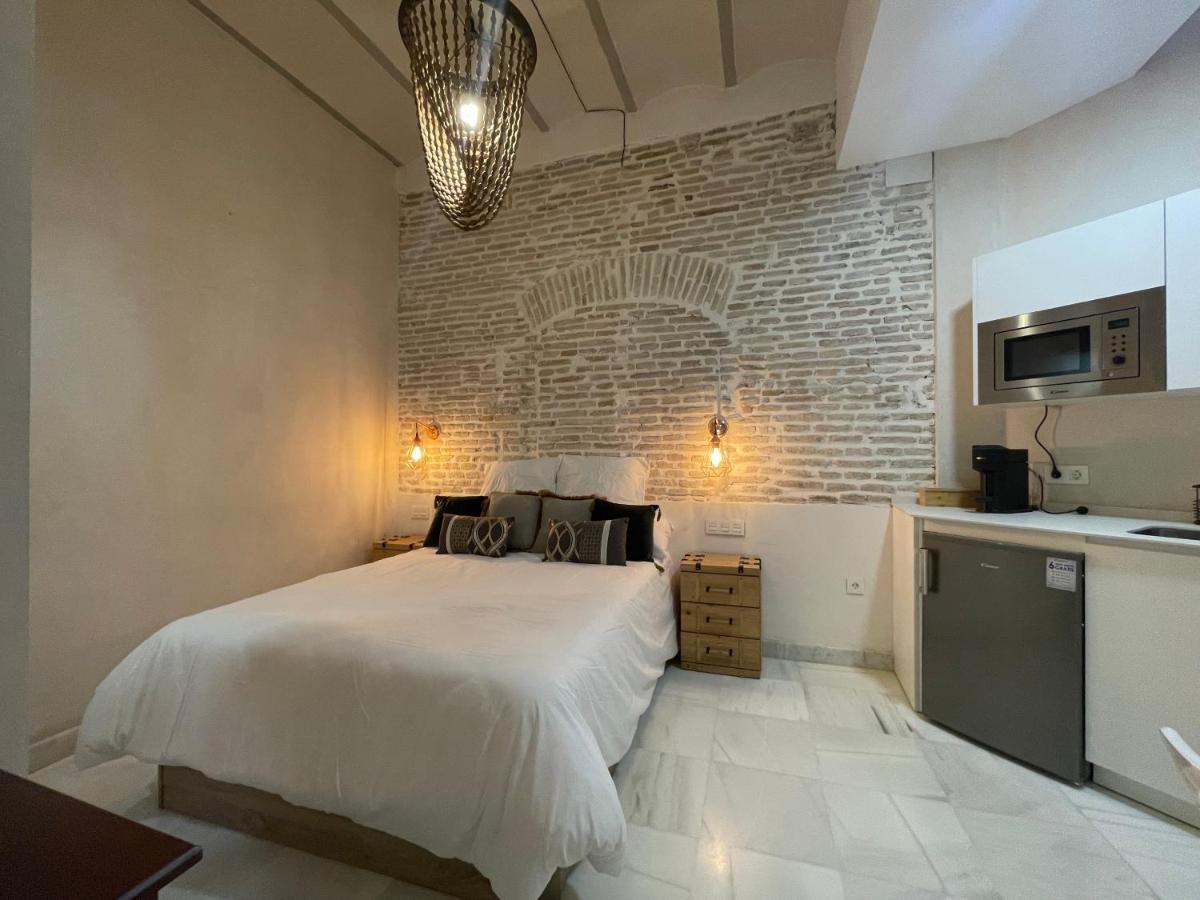 Adriano Apartments Siviglia Esterno foto