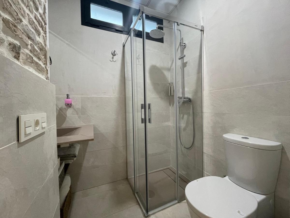 Adriano Apartments Siviglia Esterno foto