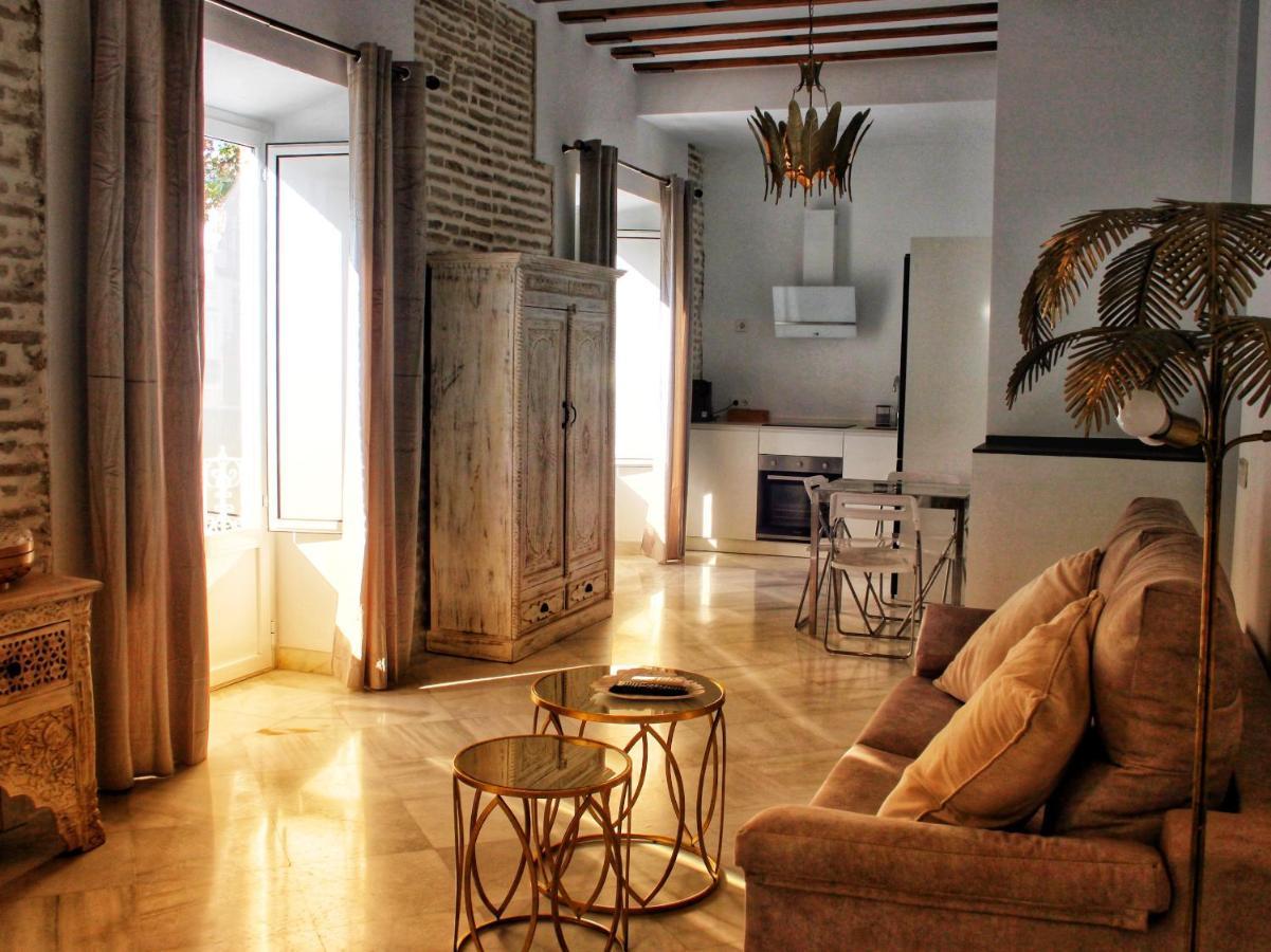 Adriano Apartments Siviglia Esterno foto